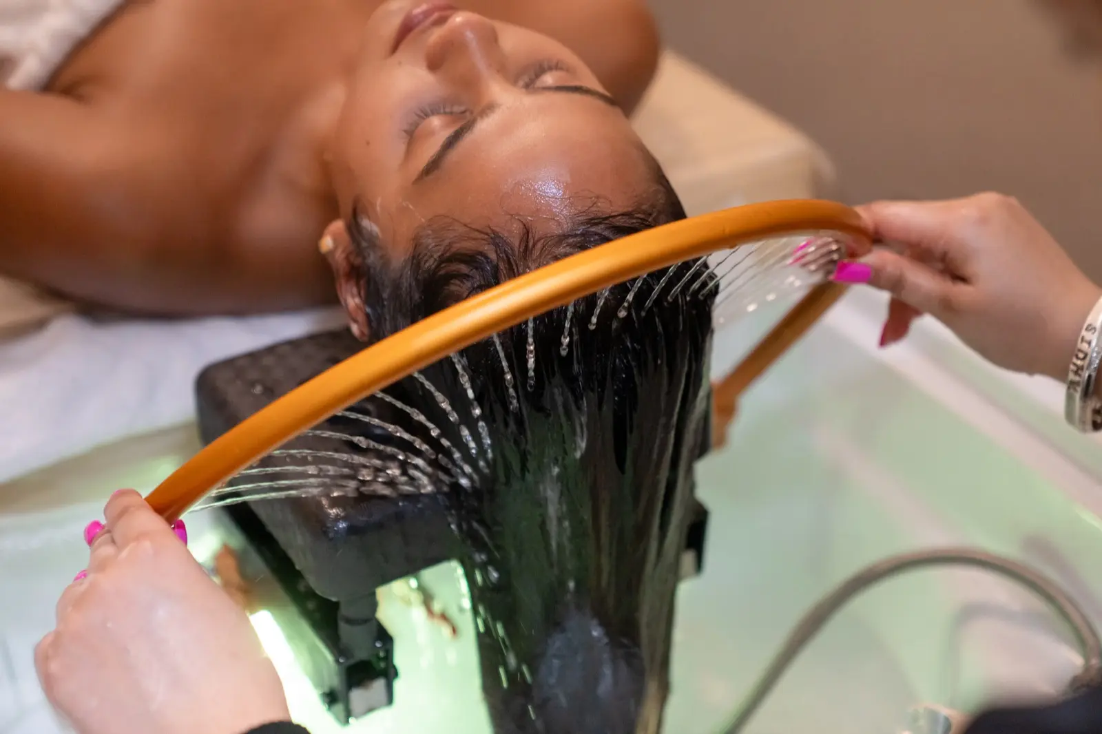 Head spa au henné naturel et amla chez Meye Beauté Verte