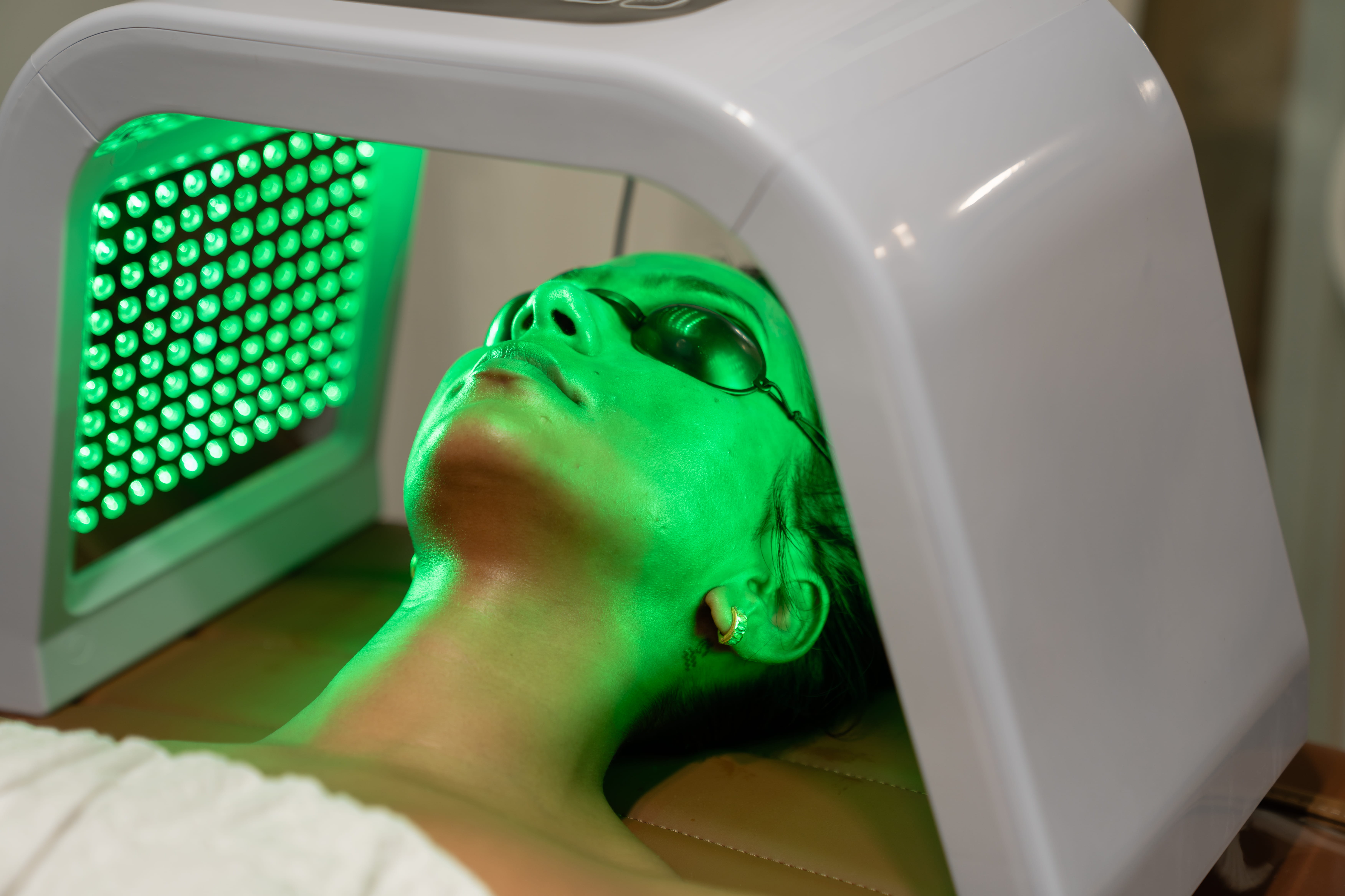 Clinical facial treatment at Meye Beauté Verte